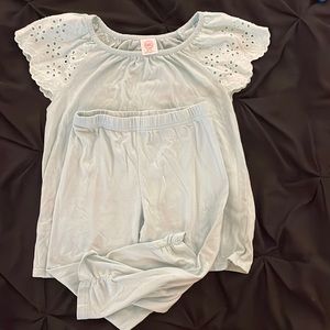 Wonder Nation and 365 Kids tee shirt and capri legging set